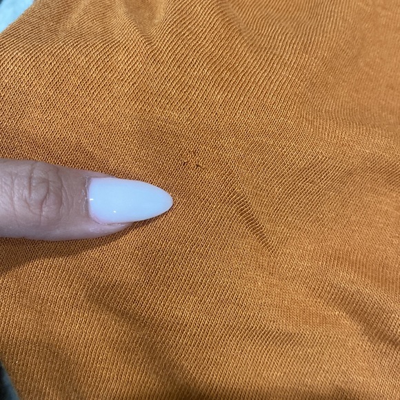 🍋 Vince Light Knit Pumpkin Spice Sweater Top Size M - Picture 7 of 7